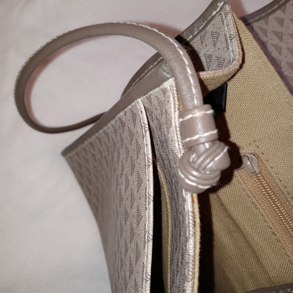 🎊HP!🎊VTG Liz Claiborne | Grey/Taupe Genuine Leather Envelope Shoulder Purse - Picture 14 of 15